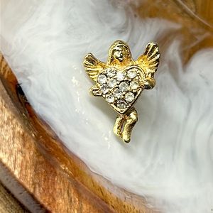 🖤Vtg Angel lapel pin with heart